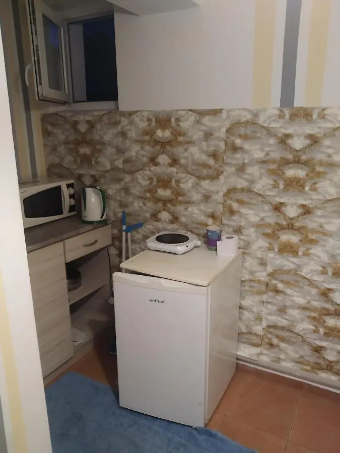 Апартамент Стоенчо Хаджииванов,10 Varna 0*,